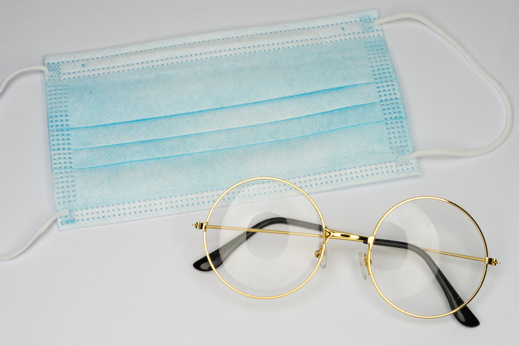 Port du masque et lunettes : cinq conseils pour éviter la buée